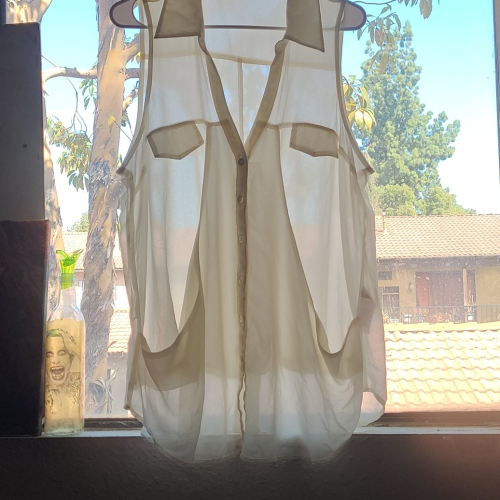 Sleeveless Blouse